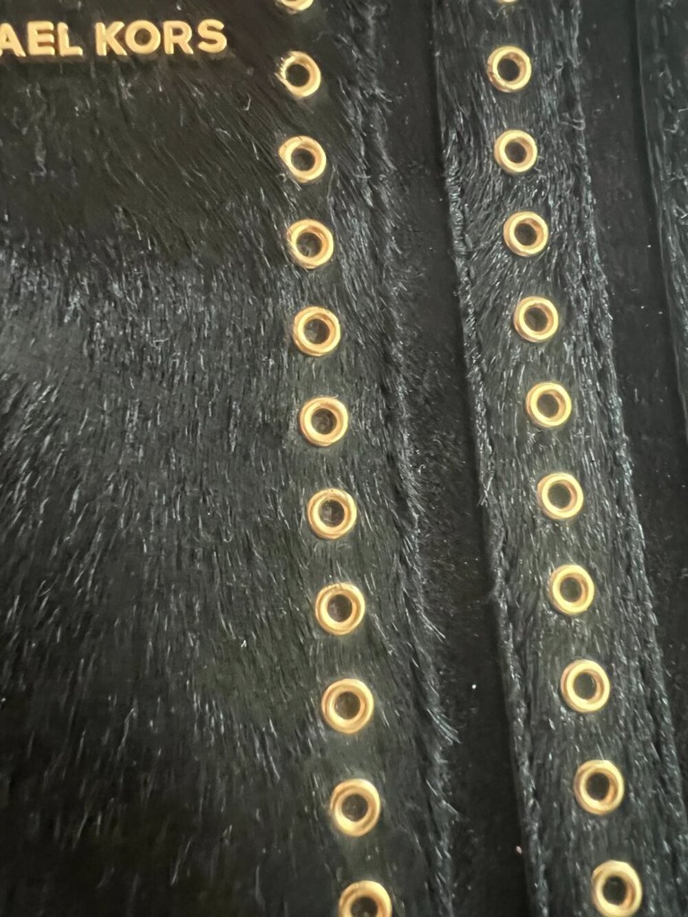 Michael Kors Brooklyn Grommet Haircalf large wristlet. - Picture 7 of 8